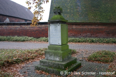 Die Gedenkstätte an die Gefallenen des 1. und 2. Weltkrieges in Riesigk Rothehof