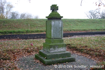 Die Gedenkstätte an die Gefallenen des 1. und 2. Weltkrieges in Riesigk Rothehof