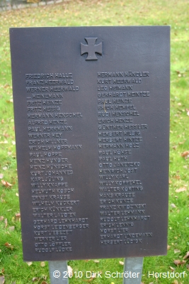 Gedenktafel an die Gefallenen des Zweiten Weltkrieges auf dem Friedhof in Oranienbaum