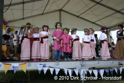 300 Jahre Horstdorf im Juni 2008 - Konzert der Kita Rappelkiste auf dem Festplatz