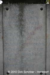 Die Gedenkstätte an die Gefallenen des 1. und 2. Weltkrieges in Riesigk Rothehof