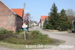 Blick in die Stra&szlig;e der Jugend in Gohrau