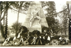 Das Kriegerdenkmal zur Erinnerung an die Gefallenen des Ersten Weltkrieges in Oranienbaum