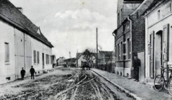 Eine historische Aufnahme einer Strassenpartie in Vockerode