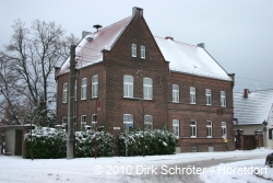 Das ehemalige Schulgeb&auml;ude in Kakau.