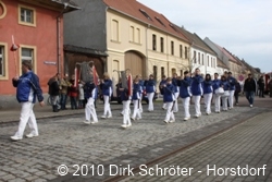 Der Spielmannszug "Blau Wei&szlig; Ro&szlig;lau e.V." beim Fr&uuml;hlingserwachen 2010 in W&ouml;rlitz