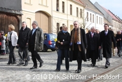 Der Oberb&uuml;rgermeister der Stadt Dessau Klemens Koschig beim Fr&uuml;hlingserwachen 2010 in W&ouml;rlitz