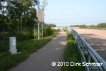 Der Meilenstein an der Autobahnabfahrt A9 Köselitz