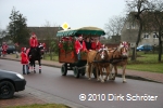 Der Umzug der Weihnachtsmänner am 24. Dezember 2005 in Horstdorf