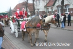 Der Umzug der Weihnachtsmänner am 24. Dezember 2006 in Horstdorf