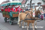 Der Umzug der Weihnachtsmänner am 24. Dezember 2006 in Horstdorf