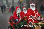 Der Umzug der Weihnachtsmänner am 24. Dezember 2007 in Horstdorf