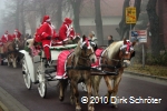 Der Umzug der Weihnachtsmänner am 24. Dezember 2007 in Horstdorf