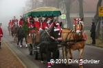 Der Umzug der Weihnachtsmänner am 24. Dezember 2007 in Horstdorf