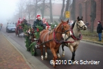 Der Umzug der Weihnachtsmänner am 24. Dezember 2007 in Horstdorf