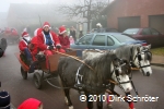 Der Umzug der Weihnachtsmänner am 24. Dezember 2007 in Horstdorf