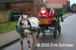 Der Umzug der Weihnachtsmänner 2008 in Horstdorf