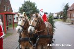 Der Umzug der Weihnachtsmänner am 24. Dezember 2012 in Horstdorf.