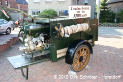 Eine historische Motorspritze der Freiwilligen Feuerwehr Kakau