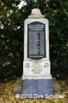 Die Gedenkstätte für die Gefallenen des Ersten und Zweiten Weltkrieges in Rehsen