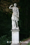 Die Skulptur der Diana am östlichen Eingang des Sieglitzer Waldparks bei Vockerode